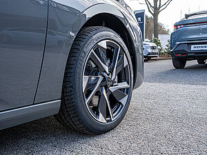 Peugeot 308 SW Allure HYBRID 145 e-DSC6 5 navigation