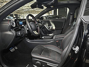 Mercedes-Benz CLA 180 Coupé AMG Line 9 navigation