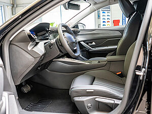 Peugeot 308 SW Allure BlueHDi 130 EAT8 18 navigation