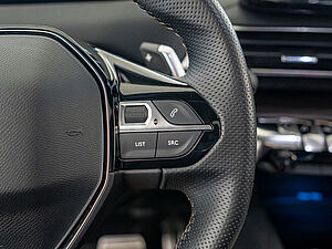 Peugeot 3008 GT 300 Hybrid4 Allrad 15 navigation