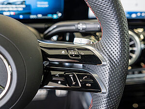 Mercedes-Benz GLA 200 AMG Sport Premium 17 navigation