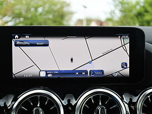 Mercedes-Benz B 220 d AMG 11 navigation