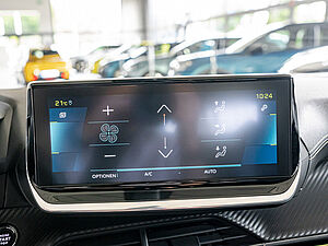 Peugeot 2008 e-GT Elektromotor 136 9 navigation