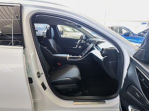 Mercedes-Benz C 180 T Avantgarde Advanced 2 navigation