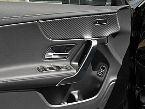 Mercedes-Benz CLA 180 Coupé Progressive Advanced 27 navigation