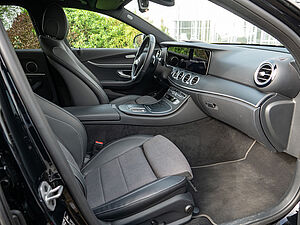 Mercedes-Benz E 300 e T AMG Line 2 navigation