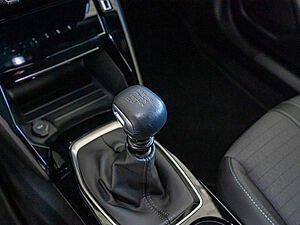 Peugeot 2008 Allure Pack 1.2 PureTech 130 11 navigation