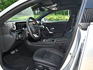 Mercedes-Benz CLA 220 d Coupé AMG Sport Edition 10 navigation