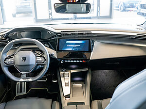 Peugeot 308 SW GT Plug-In HYBRID 180 e-EAT8 6 navigation
