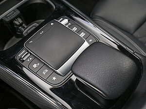 Mercedes-Benz GLA 200 d Progressive 16 navigation