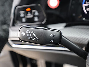 Volkswagen Golf VIII Variant R-Line 1,5 l eTSI DSG 29 navigation