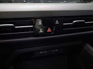 Volkswagen Golf VIII Variant Life 2.0 TDI DSG 15 navigation