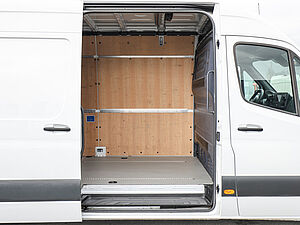 Mercedes-Benz Sprinter 317 CDI KA L3H2 5 navigation