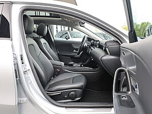 Mercedes-Benz A 250 e Limousine 2 navigation