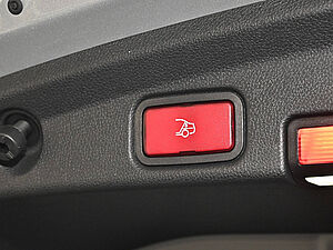 Mercedes-Benz E 200 Cabrio AMG Line 31 navigation