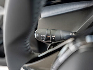 Peugeot 308 SW Allure BlueHDi 130 EAT8 15 navigation