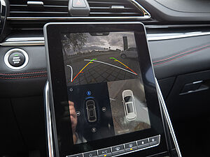 Maxus Euniq 6 Limited LED Panorama LEDER 11 navigation
