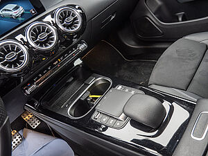 Mercedes-Benz CLA 250 e SB AMG 14 navigation