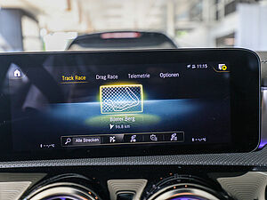 Mercedes-Benz A 35 AMG 4M 12 navigation