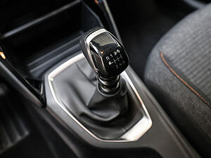 Peugeot 208 Neuer Style PureTech 100 14 navigation
