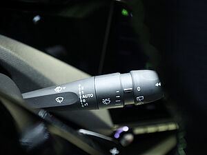 Peugeot 308 SW GT HYBRID 136 e-DSC6 27 navigation