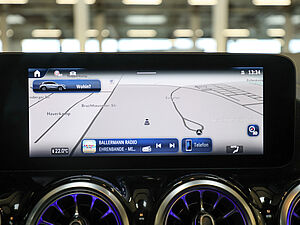 Mercedes-Benz GLA 180 AMG Sport Advanced Plus 11 navigation