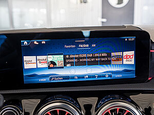 Mercedes-Benz CLA 200 d Coupé AMG Sport Premium 10 navigation