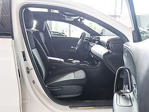 Mercedes-Benz A 250 e 2 navigation