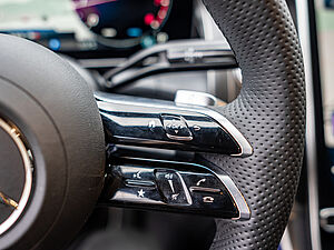 Mercedes-Benz GLC 200 4M AMG Line Advanced Plus 14 navigation