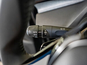 Peugeot 308 SW Allure BlueHDi 130 EAT8 15 navigation
