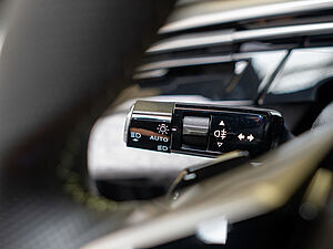Peugeot 5008 GT HYBRID 136 e-DSC6 16 navigation