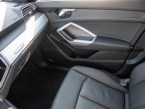Audi Q3 35 TDI S line 15 navigation
