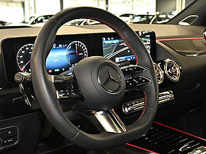 Mercedes-Benz GLA 250 e AMG Line 28 navigation