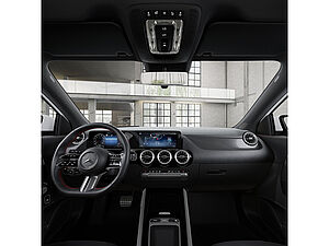 Mercedes-Benz GLA 250 4M AMG Sport Premium Plus 14 navigation