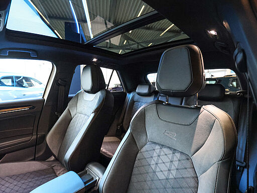 Volkswagen T-Roc R-Line 1.5l TSI DSG 32
