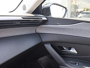 Peugeot 308 Allure HYBRID 145 e-DSC6 18 navigation
