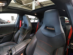 Mercedes-Benz A 45 AMG S 4M+ Aero 32 navigation