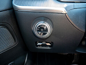 Mercedes-Benz C 200 T AMG Line 17 navigation