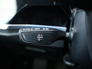Audi Q3 S line 35 TDI quattro 32 navigation