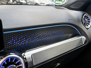 Mercedes-Benz GLB 200 d AMG Sport Advanced Plus 13 navigation