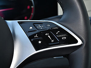 Mercedes-Benz V 300 d AVANTGARDE Extralang 18 navigation
