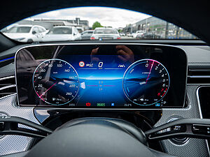 Mercedes-Benz E 300 e AMG Line 13 navigation