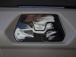 Volkswagen T7 Multivan Life 1.5 eHybrid 4M 16 navigation