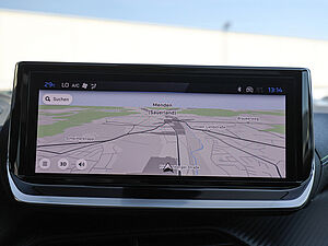 Peugeot 2008 GT HYBRID 145 e-DSC6 12 navigation