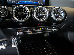 Mercedes-Benz A 200 d AMG Sport Advanced Plus 12 navigation