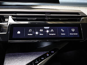 Peugeot 3008 GT HYBRID 145 e-DSC6 16 navigation