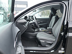 Peugeot 208 Neuer Allure PureTech 100 9 navigation