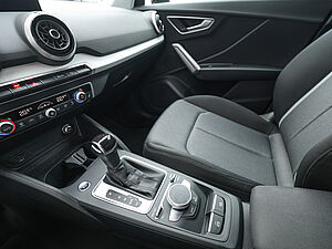 Audi Q2 35 TFSI S Line Black 17 navigation