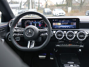 Mercedes-Benz CLA 180 AMG Line Edition 8 navigation