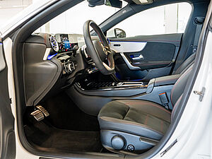 Mercedes-Benz CLA 200 Coupé AMG Sport Advanced Plus 22 navigation